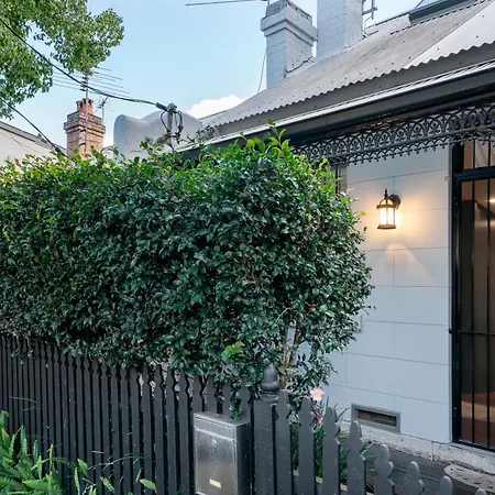 Spacious Glebe Luxe House 2Br, 2Ba, Free Lockable Parking And Entertainer'S Kitchen-3