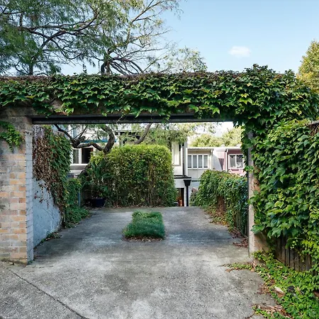 Spacious Glebe Luxe House 2Br, 2Ba, Free Lockable Parking And Entertainer'S Kitchen-2